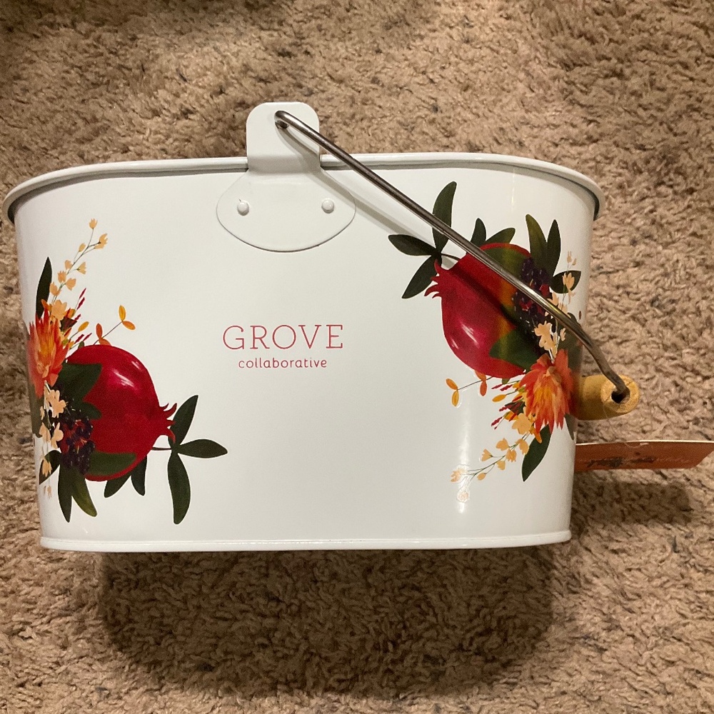 White with Holly Design Cleaning Caddy